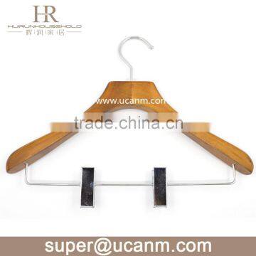 HRB-002N Deluxe wooden hanger with clips