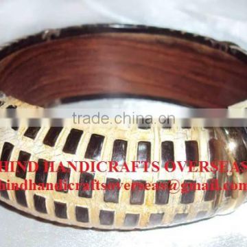 Small Rectangle Pattern Horn Bangle For Women 10472