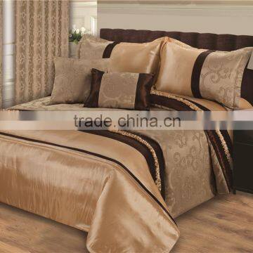 Pleated Jacquard Comforter With Matching Curtains photo-3