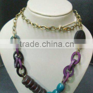 Resin and chain fashion jewelry necklace