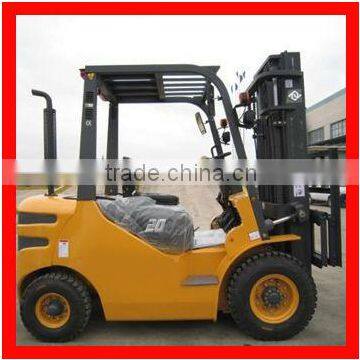 2.0T Gasoline Forklift With Vertical Exhaust Pipe