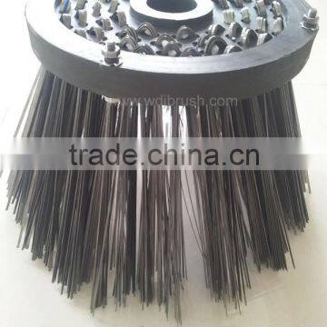 Steel strip brush for cleaning road deicing