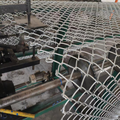 Heavy Duty Chain Link Fence With 4mm Wire Gauge for Industrial Use photo-2