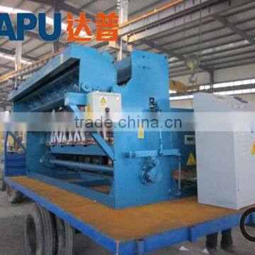 Mesh fence welding machine in panel