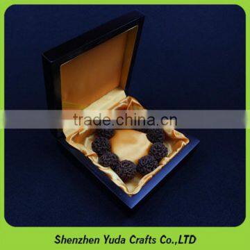 Factory wholesale high quality pendant display case wooden bracelet box