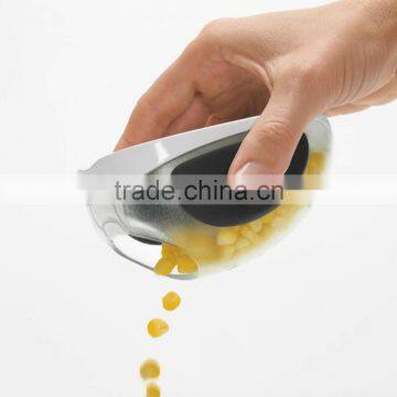2016 Wholesale Plastic Kitchen Tools Corn Stripper photo-3