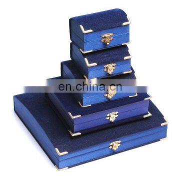 Velvet jewelry box ,Good silk gift Box