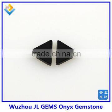 China Supplier Black Onyx Triangle Normal Cut Gemstone for Jewelry photo-2