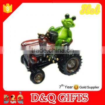 Driving kart frog resin figure