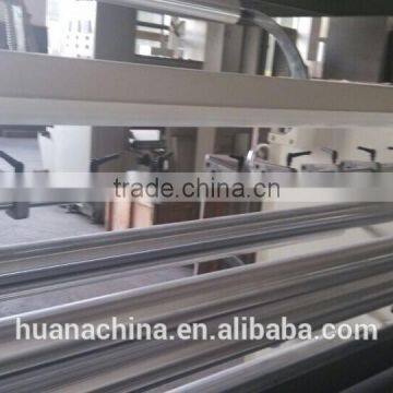 Knitted fabric slitting machine