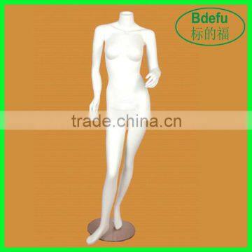 Showcase display design glossy mannequins