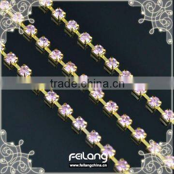 Hot sales light rose rhienstone cup chain with golden claws ,used on bags