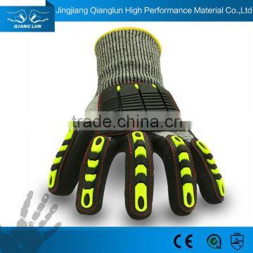 HPPE Puncture resistant safety padded gloves