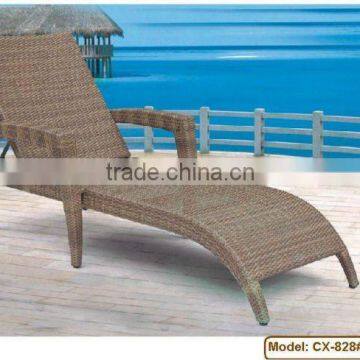 wicker sunlounge