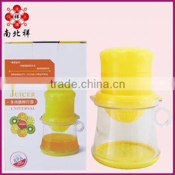 400ML New Design Multifunctional Plastic Manual FruitJuicer with Measuring Cup