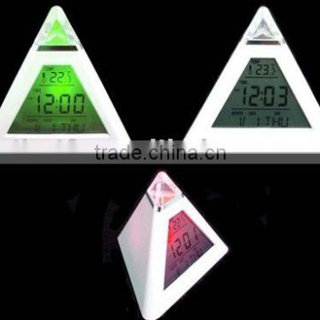 new design 7 flash color change pyramid clock