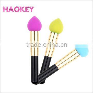 wood handle colorful facial sponge red cosmetic brush