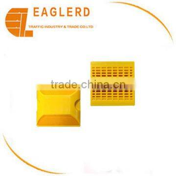 High quality yellow Trafiic Safety Reflective plastic road stud