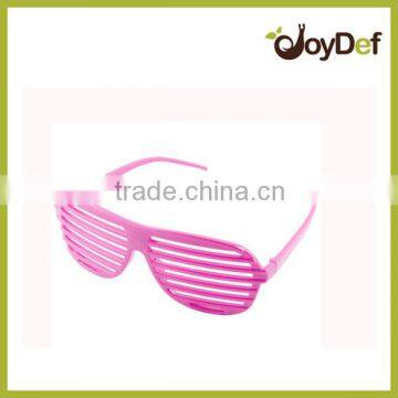 The new design eyewear outdoor pinhole high end cheap UV personalized sunglasses