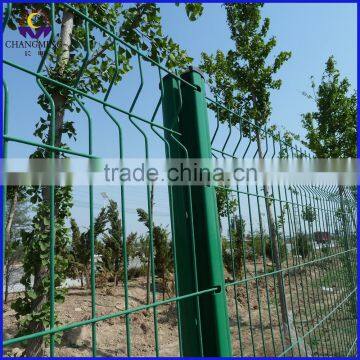 Factory Curvy Welded Triangular Bending Wire Mesh Fence for Gym photo-6