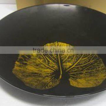 Lacquerware handicrafted, round plate with handpainted pattern from Vietnam