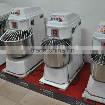 High efficiency dough mixer for bread