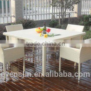 9pcs dining set.