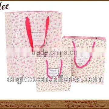 Custom fashionable paper bags wholesale