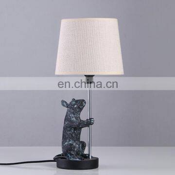 China Wholesale Custom Resin Material Vintage Mouse Table Lamp for Hotel Decor photo-2