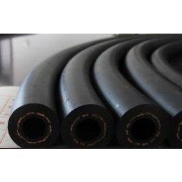 Gummischlauch für industrielle Rohrleitungen