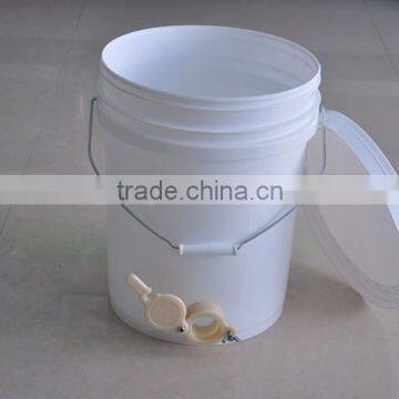 factory price plastic honey tank with honey gate for beekeeping /honey drum