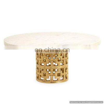 gold metal cake stand