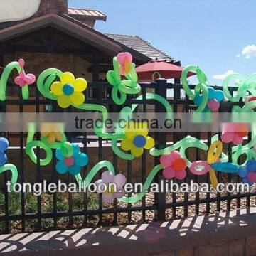 long-shaped magic modelling balloons