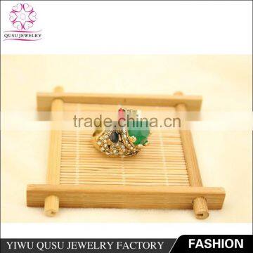 2015 Yiwu New Product Gold Plated Ring With the Emerald Circular Pointed Bottom Imitation Jade photo-3