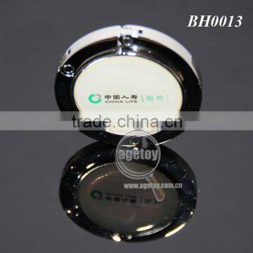 Customized Print Green Velvet Bag Packing Gift Set Round Folding Metal Custom Logo Purse Hanger Hook photo-5