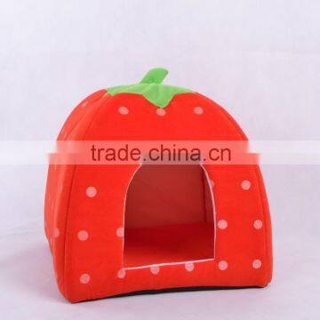 2015 New Pattern Cute Strawberry Shape Pet Lounge House