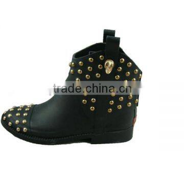 Fashion lady rubber boot black rivet rain boots