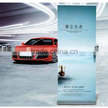 Retractable roll up banner stands