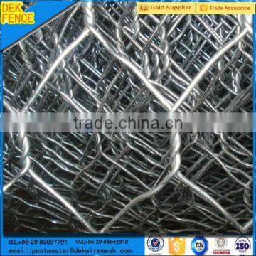 Triple twist hexagonal wire mesh gabion mattress