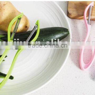 Wholesale Stock Colorful Hanging Double Fruit Vegetable Peelers photo-5