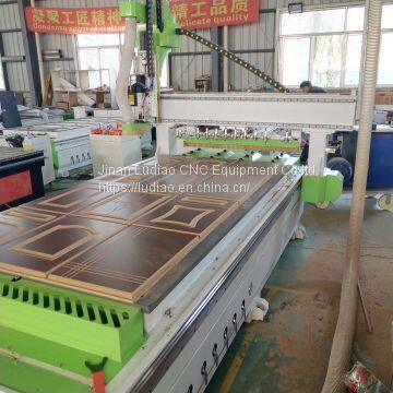 China Experienced Factory Automatic Center CNC Wood Router Machine for Wood Door Cabinet Making photo-4