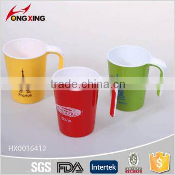 Creative printing multi-color plastic coffee drinking cup with handle