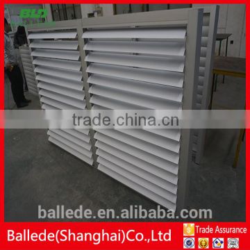 Aluminium hand-operable louver