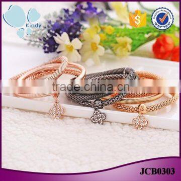 Fashion jewelry wholesale China rope zinc alloy rhinestone flower pendant charm bracelet                        
                                                                                Supplier's Choice