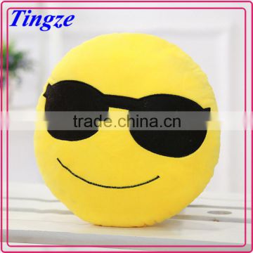 Customize plush emoji pillow hot selling cheap soft QQ emoji pilloQQ big smile emoji body bath neck throw pillows