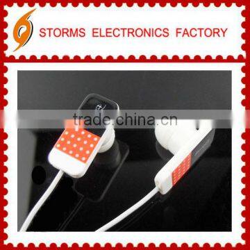 Lovely gift promotional in-ear headphone and earpod