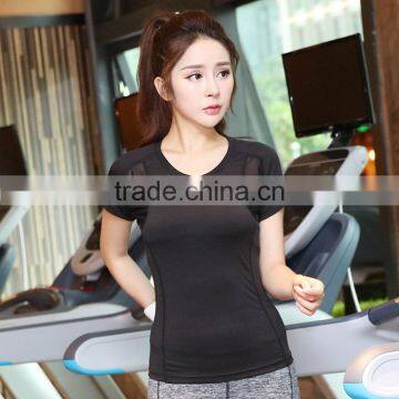 Latest Designs Short Sleeve Mesh Insert Sexy Gym Shirt Yoga Top For Women