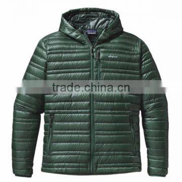 Mens Lightweight Packaway Down Jacket Made Of 20D Nylon Ripstop Fabric photo-3