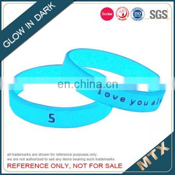 Debossed silicon bracelet band factory