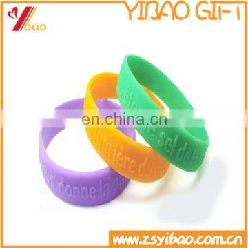 Custom promotional silicone bracelet with usb silicone wristband